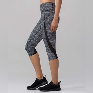 Lululemon Pace Perfect Crop 17” Size 8